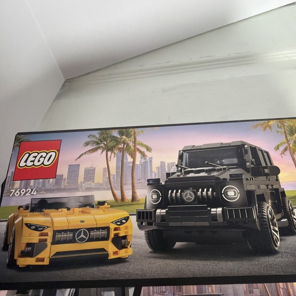 LEGO SPEED CHAMPIONS: Mercedes-AMG G 63 & Mercedes-AMG Sl 63 (76924) - Picture 8 of 10